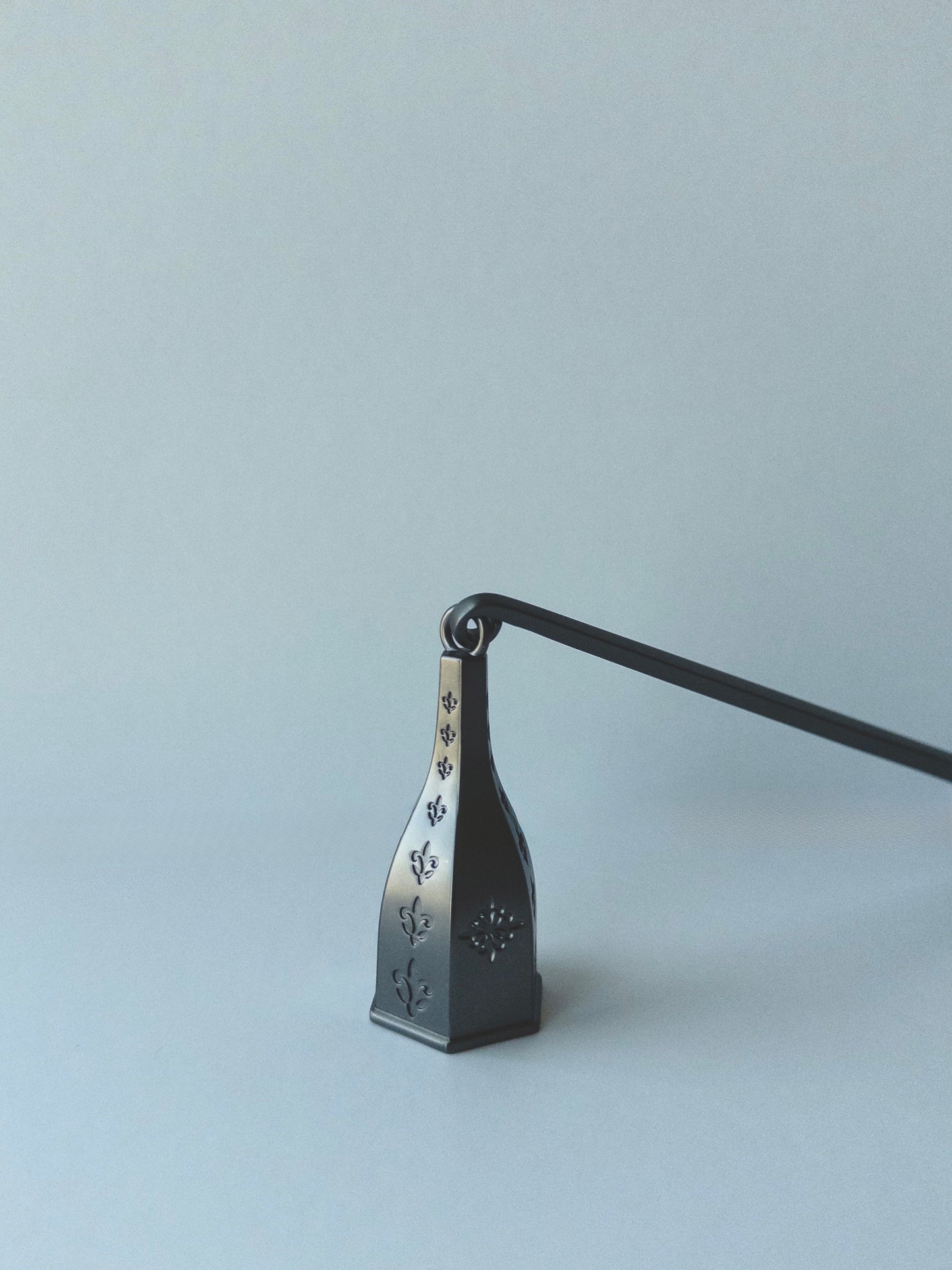 Fleur Noire – Gothic Candle Snuffer