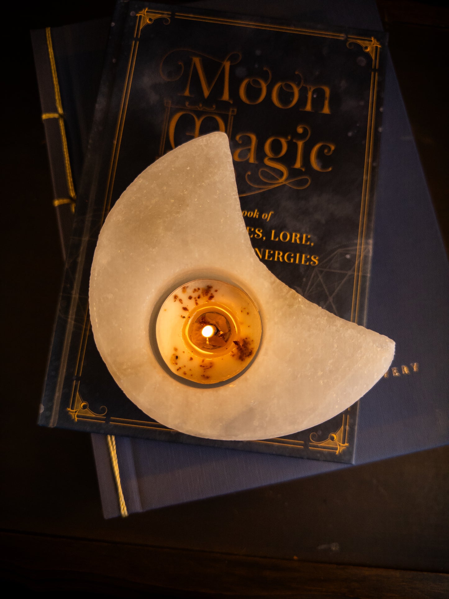 Moonkeeper’s Rest – Himalayan Salt Tealight Holder