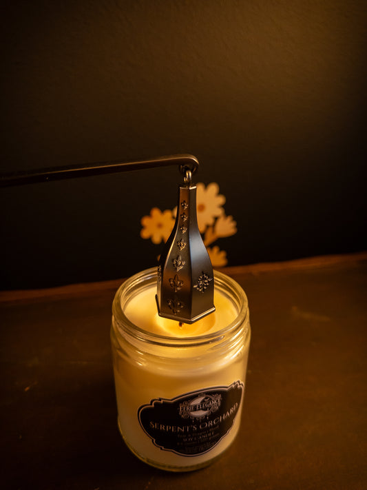 Fleur Noire – Gothic Candle Snuffer